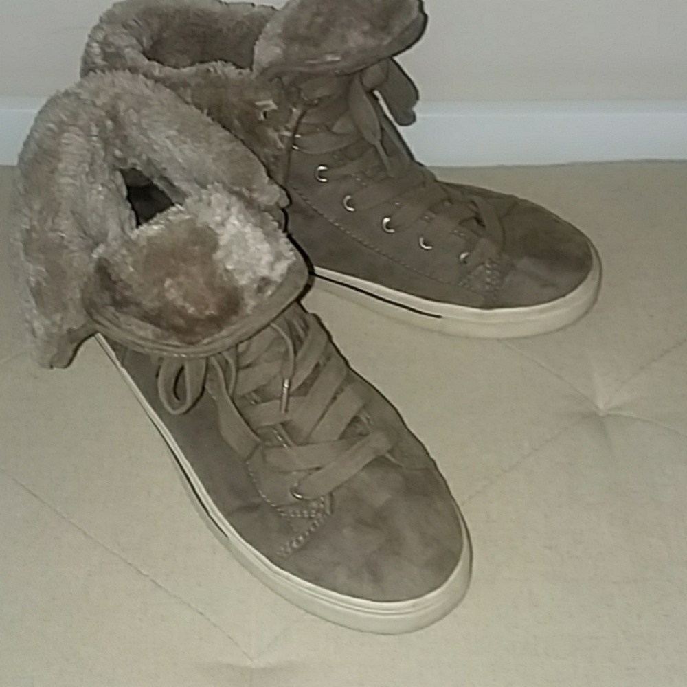 Cute Mossimo kicks!
